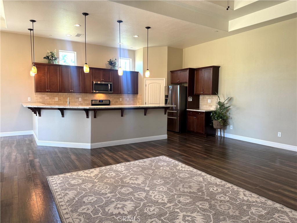 16004 W Ashli Ave, Kerman, CA 93630