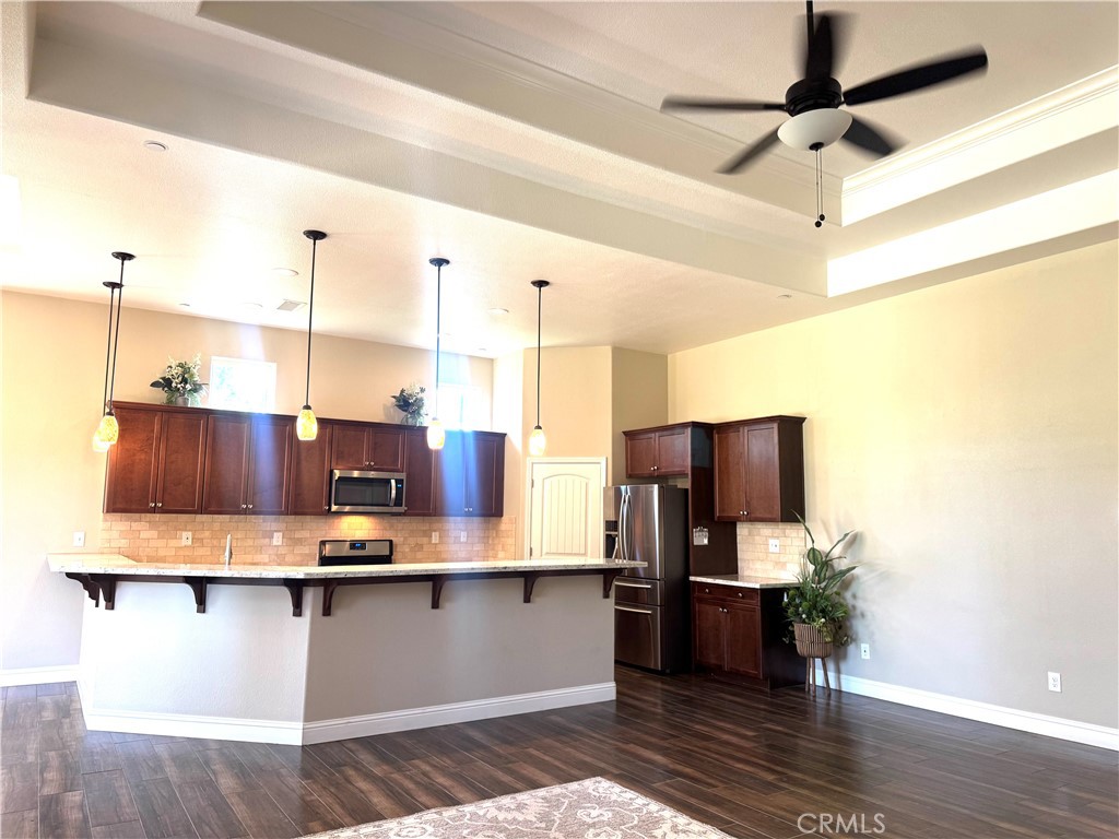 16004 W Ashli Ave, Kerman, CA 93630
