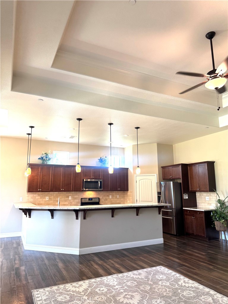 16004 W Ashli Ave, Kerman, CA 93630