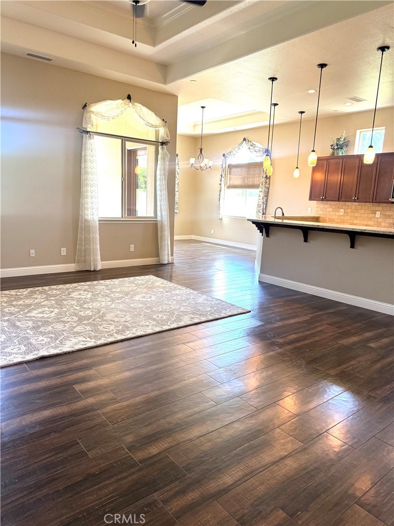 16004 W Ashli Ave, Kerman, CA 93630