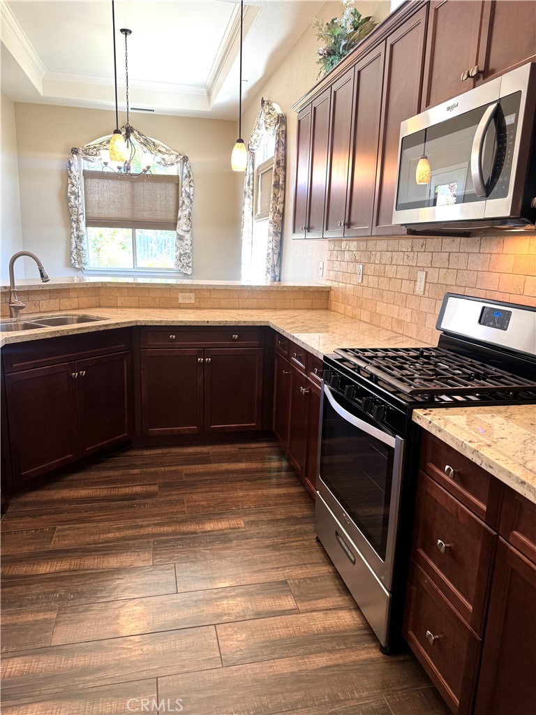 16004 W Ashli Ave, Kerman, CA 93630