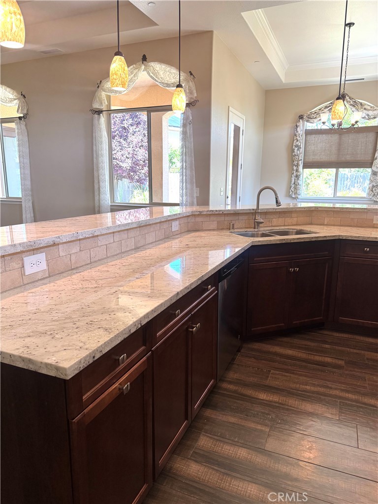 16004 W Ashli Ave, Kerman, CA 93630