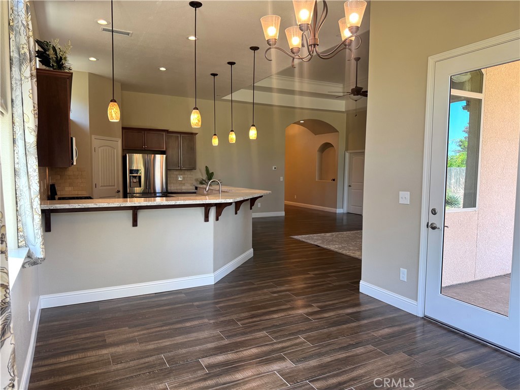 16004 W Ashli Ave, Kerman, CA 93630