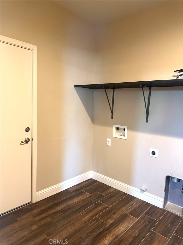 16004 W Ashli Ave, Kerman, CA 93630