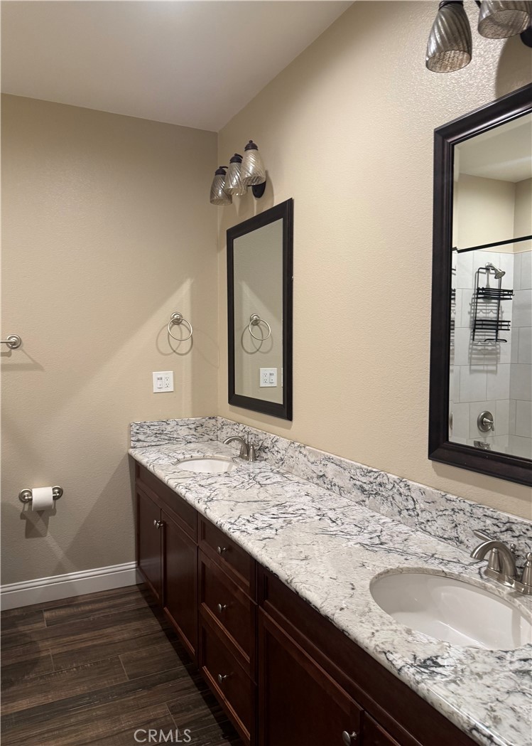 16004 W Ashli Ave, Kerman, CA 93630