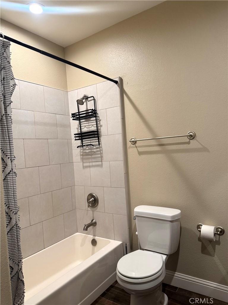 16004 W Ashli Ave, Kerman, CA 93630