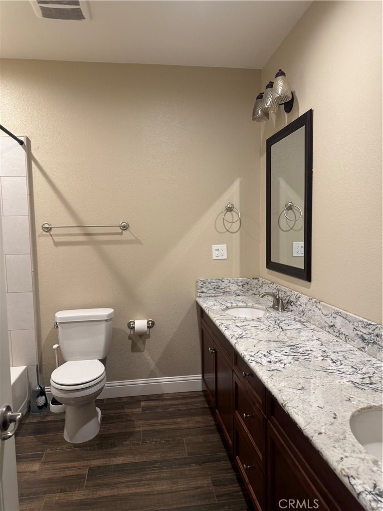16004 W Ashli Ave, Kerman, CA 93630