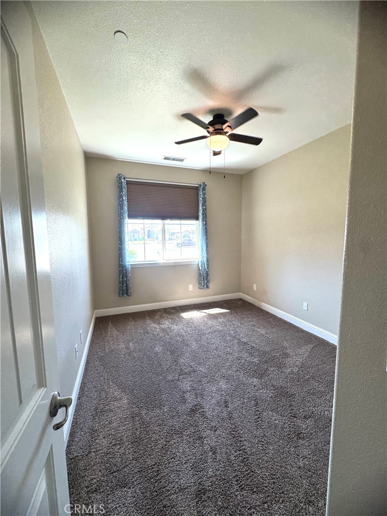 16004 W Ashli Ave, Kerman, CA 93630