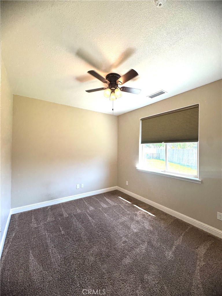 16004 W Ashli Ave, Kerman, CA 93630