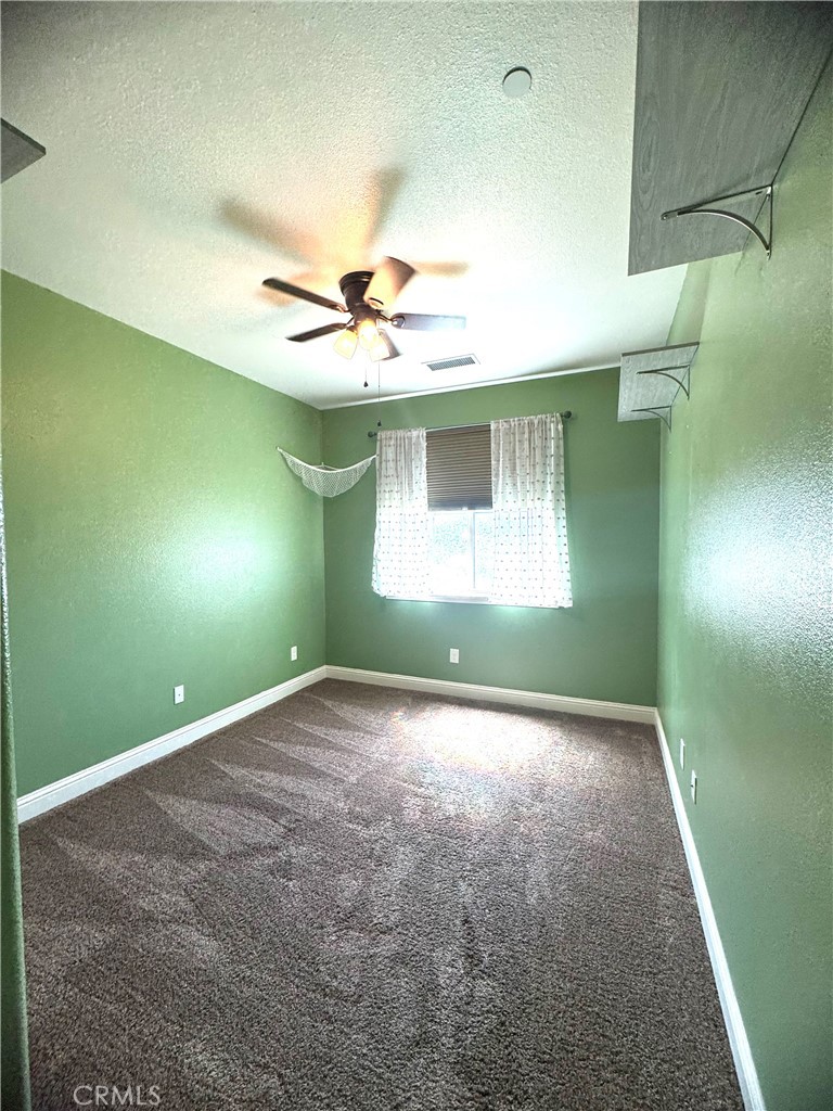16004 W Ashli Ave, Kerman, CA 93630