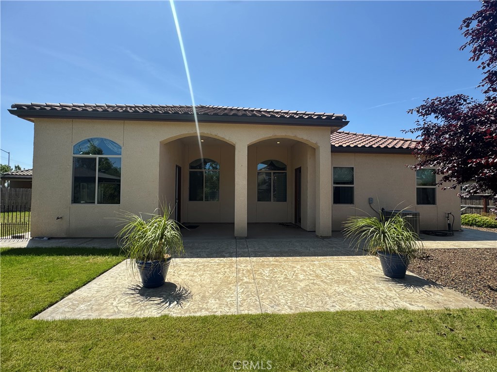 16004 W Ashli Ave, Kerman, CA 93630