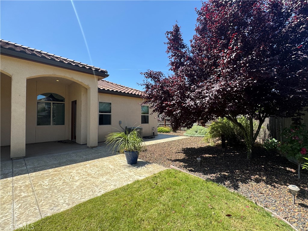 16004 W Ashli Ave, Kerman, CA 93630