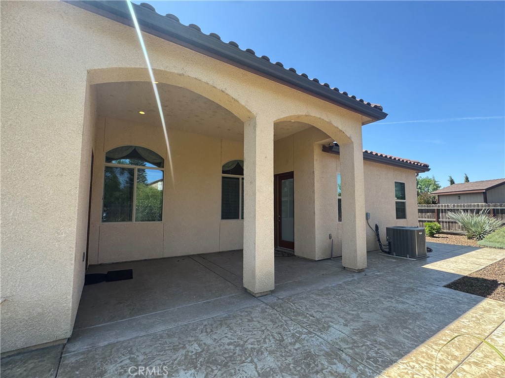 16004 W Ashli Ave, Kerman, CA 93630