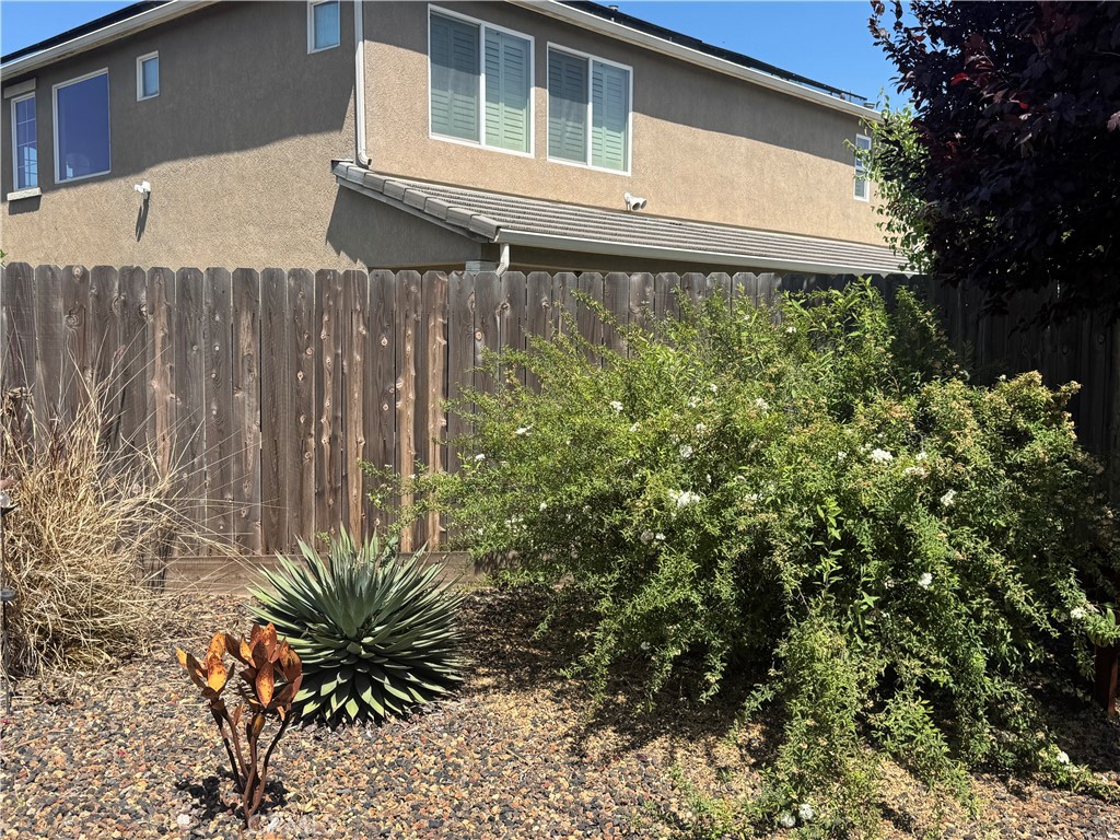 16004 W Ashli Ave, Kerman, CA 93630