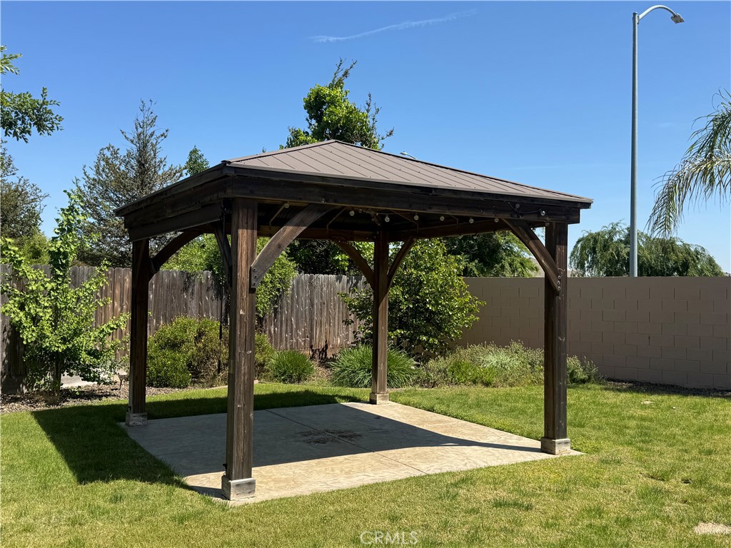 16004 W Ashli Ave, Kerman, CA 93630
