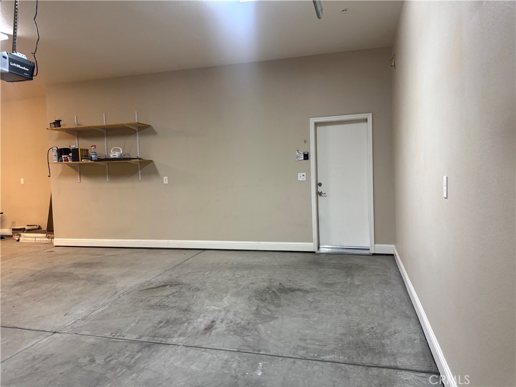 16004 W Ashli Ave, Kerman, CA 93630