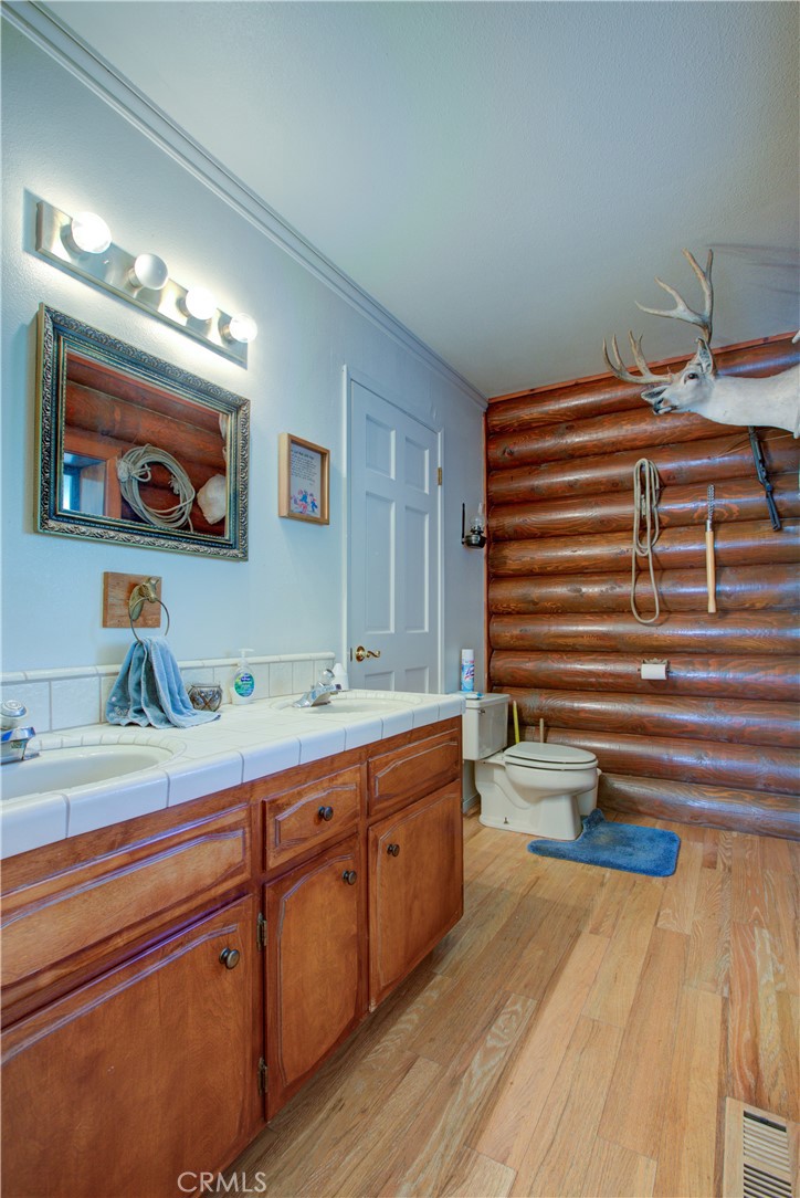 15686 Cozzi Ave, Dos Palos, CA 93620