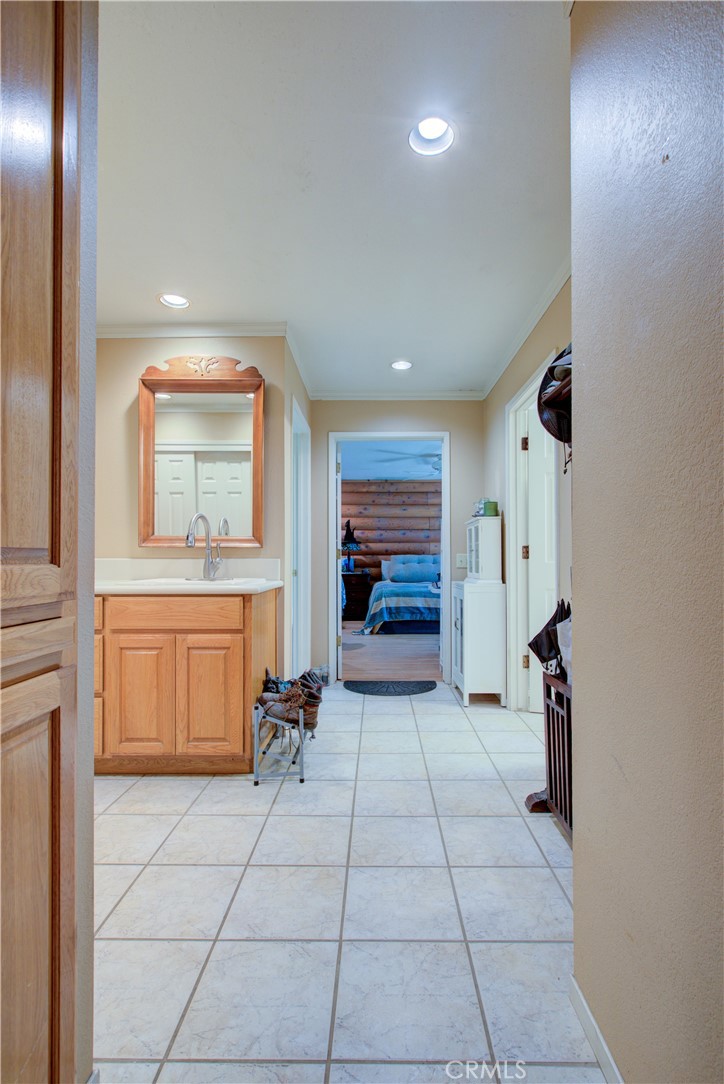 15686 Cozzi Ave, Dos Palos, CA 93620