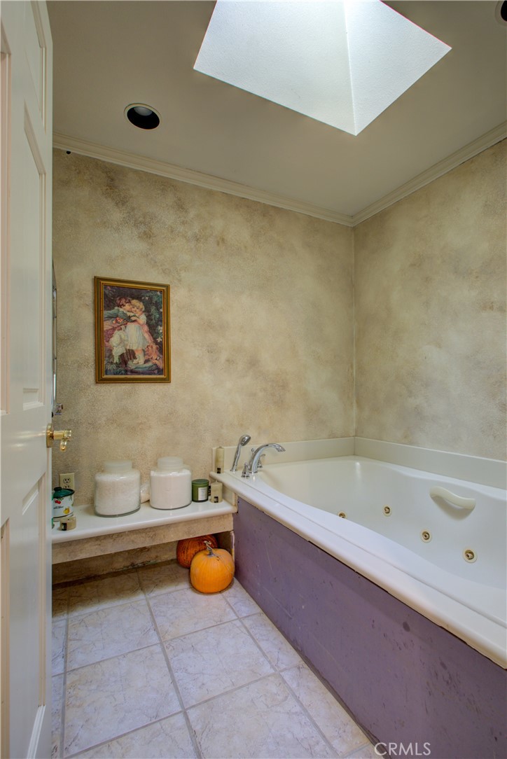 15686 Cozzi Ave, Dos Palos, CA 93620