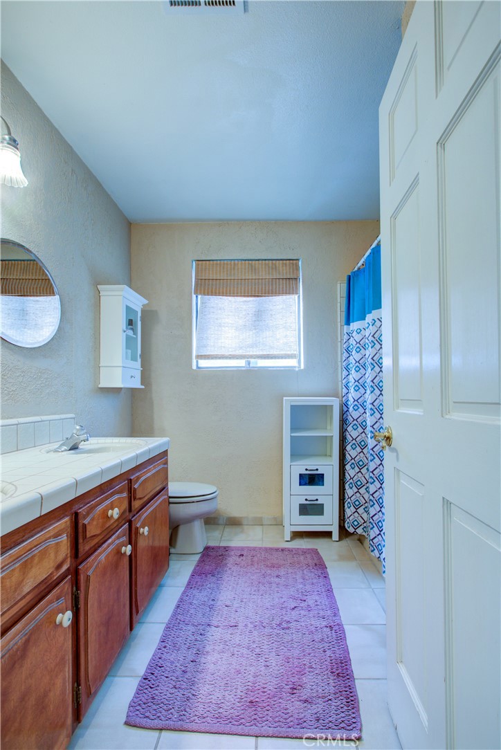 15686 Cozzi Ave, Dos Palos, CA 93620