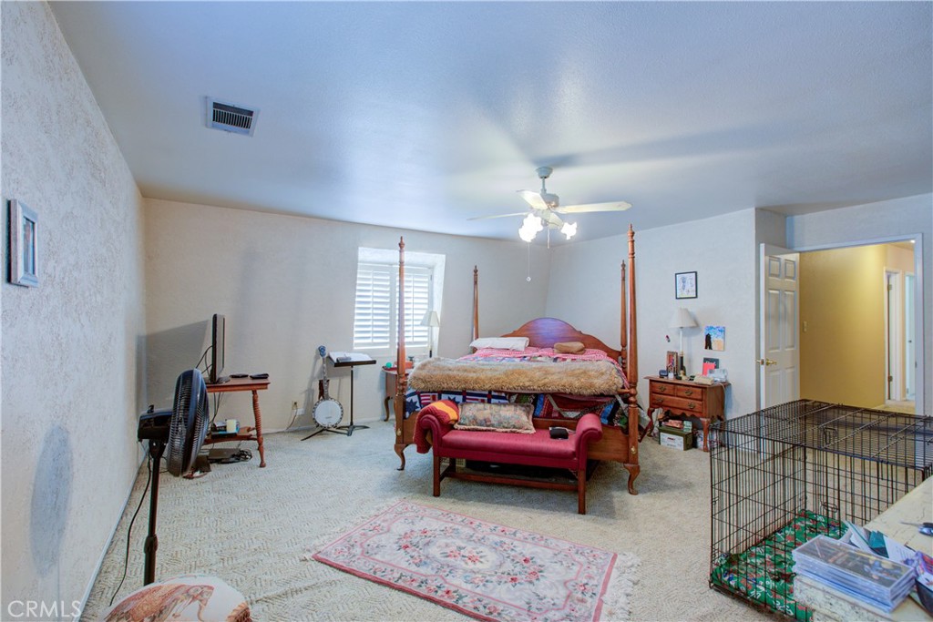 15686 Cozzi Ave, Dos Palos, CA 93620