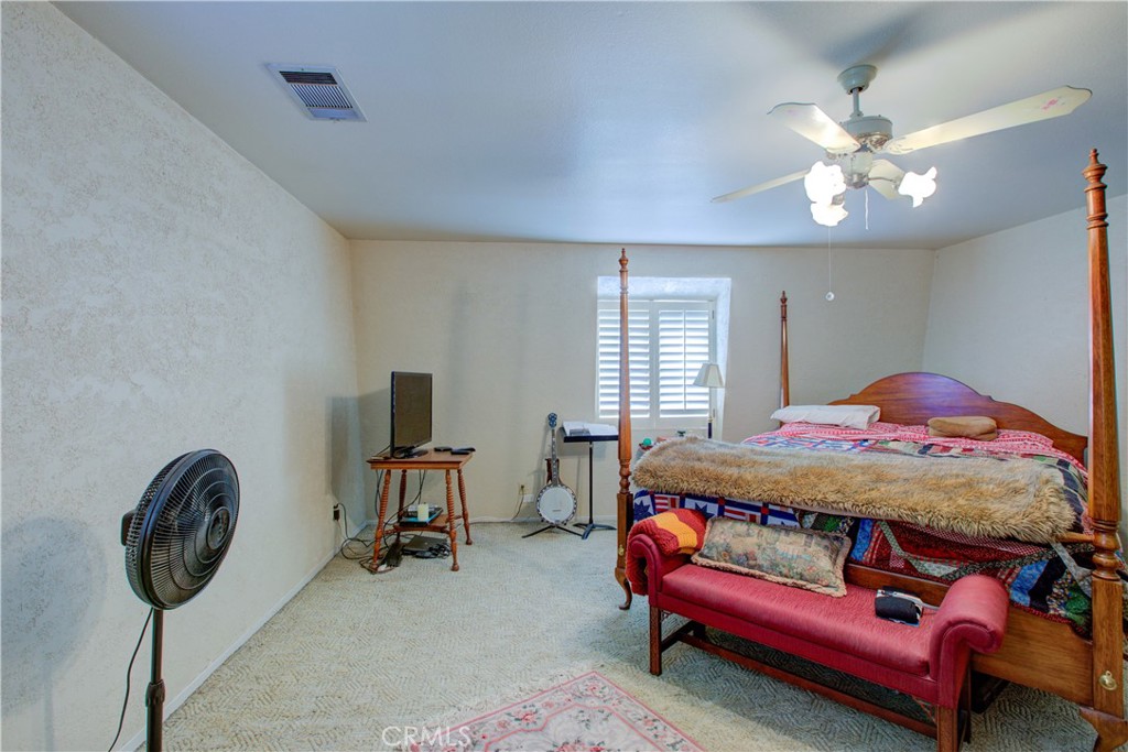 15686 Cozzi Ave, Dos Palos, CA 93620