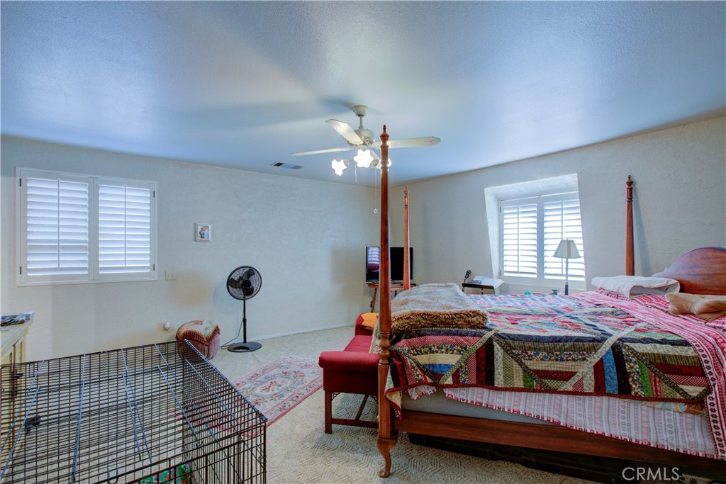 15686 Cozzi Ave, Dos Palos, CA 93620