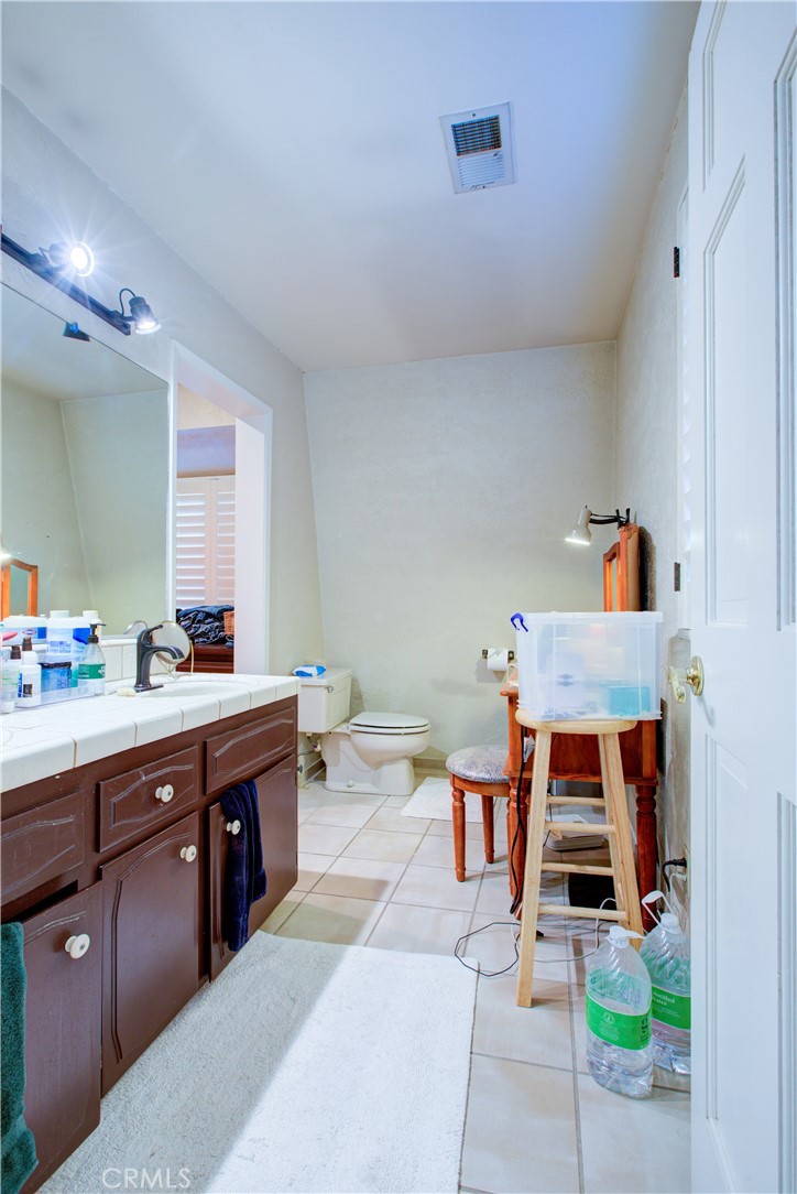 15686 Cozzi Ave, Dos Palos, CA 93620