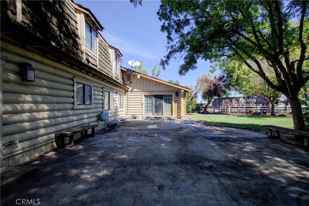 15686 Cozzi Ave, Dos Palos, CA 93620