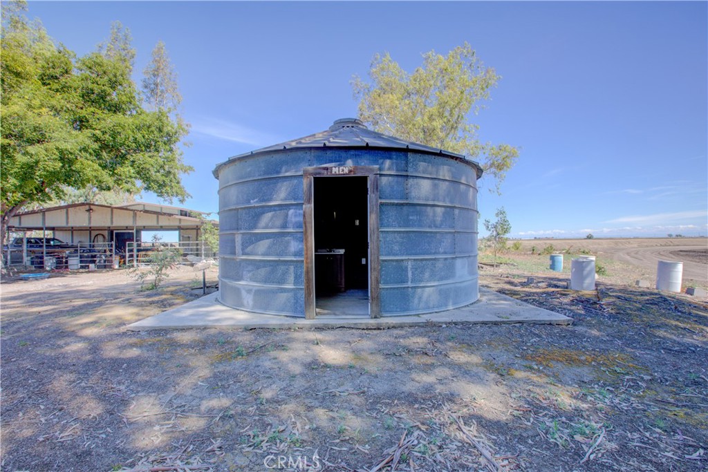 15686 Cozzi Ave, Dos Palos, CA 93620