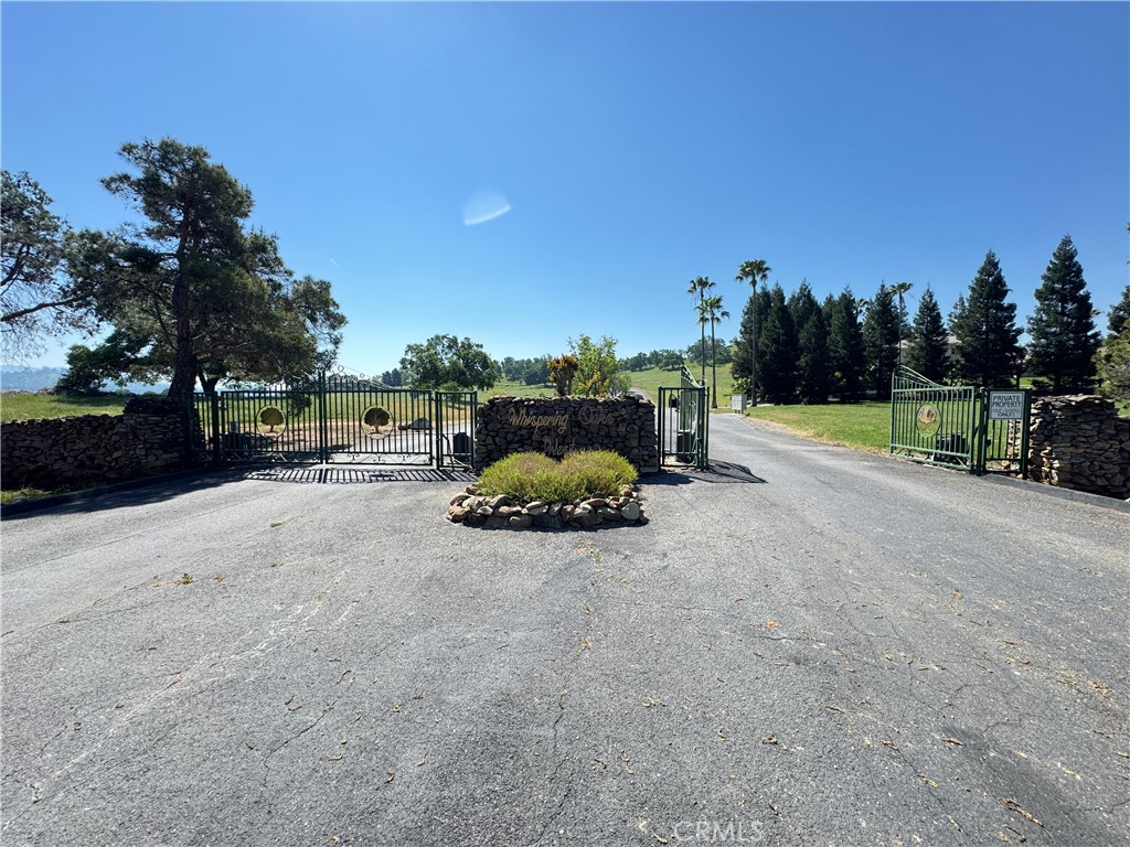 3295 Blue Oak Dr, Catheys Valley, CA 95306