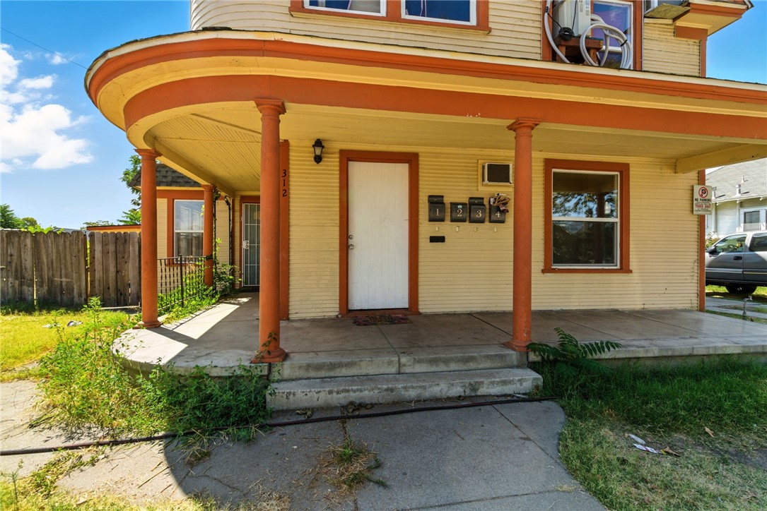312 W Main, Turlock, CA 95380