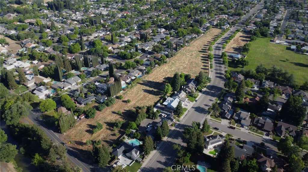 1800 E South Bear Creek Dr, Merced, CA 95340