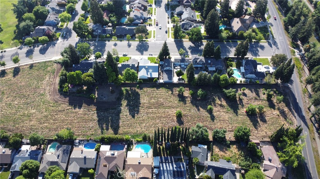 1800 E South Bear Creek Dr, Merced, CA 95340