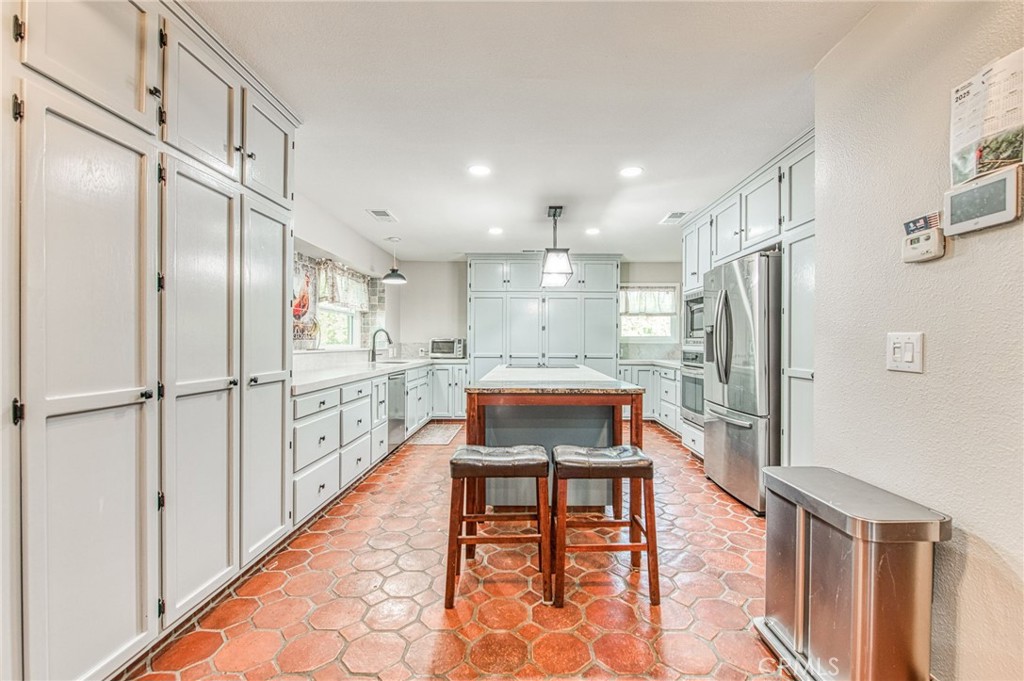 3389 E Olive, Merced, CA 95340