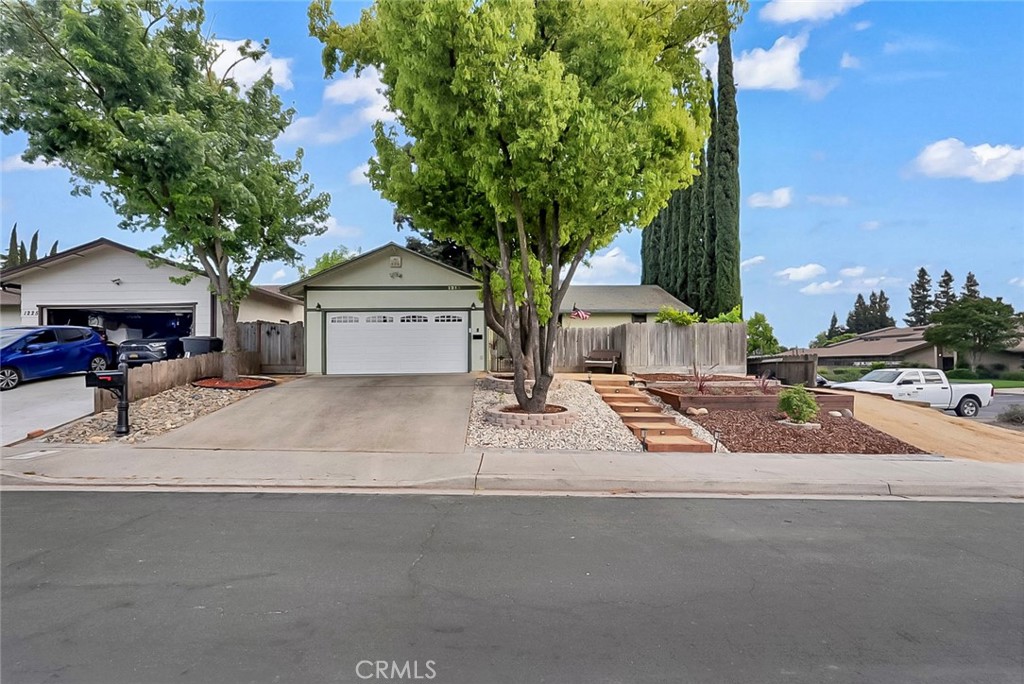 1213 E A, Oakdale, CA 95361