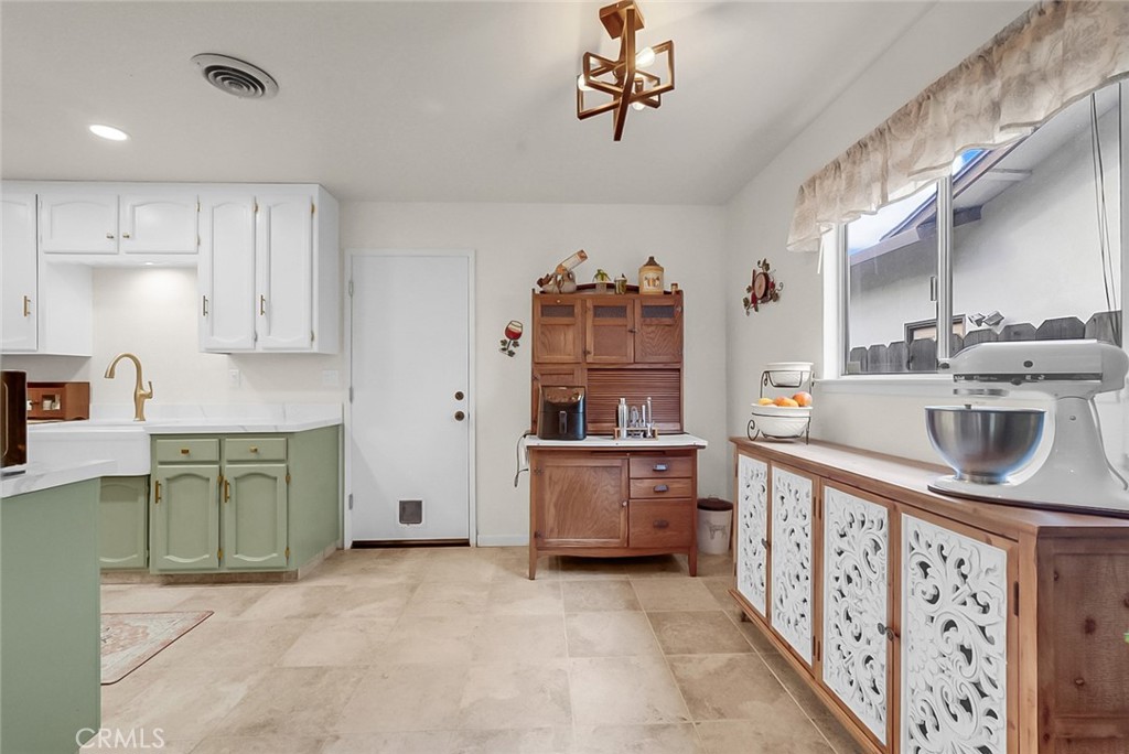 1213 E A, Oakdale, CA 95361