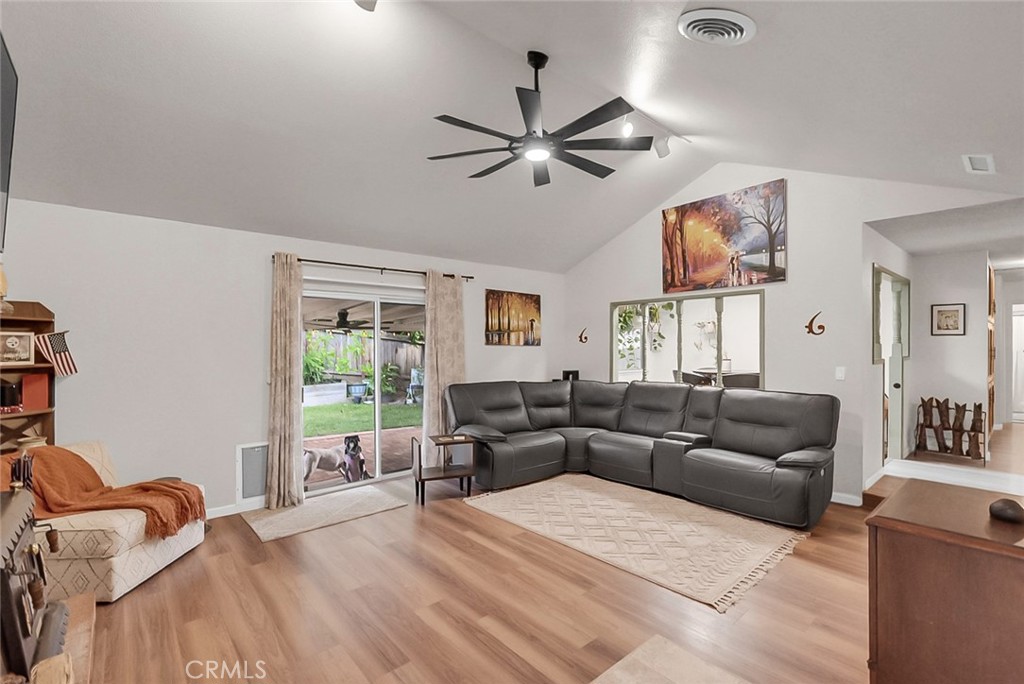 1213 E A, Oakdale, CA 95361