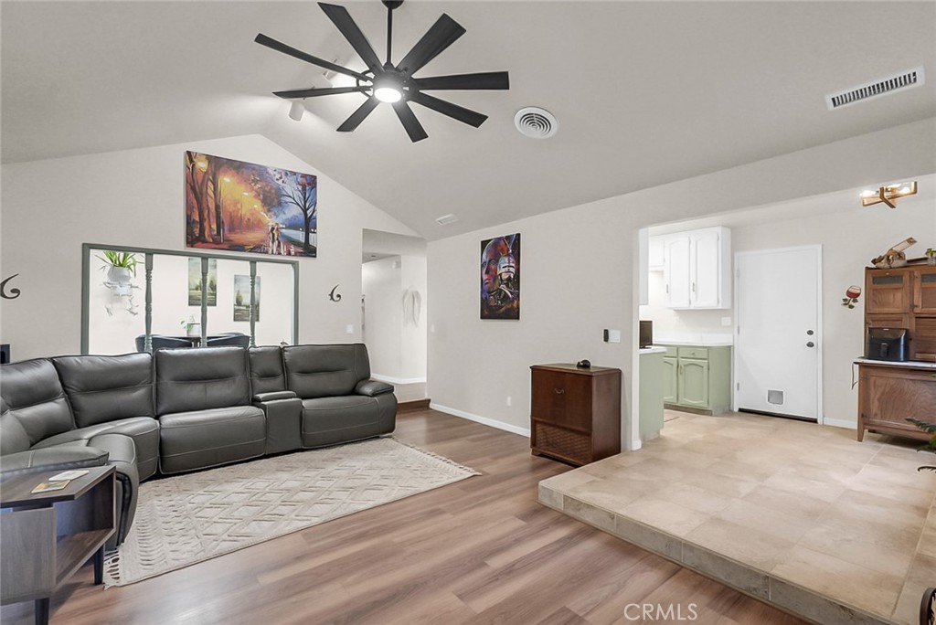 1213 E A, Oakdale, CA 95361