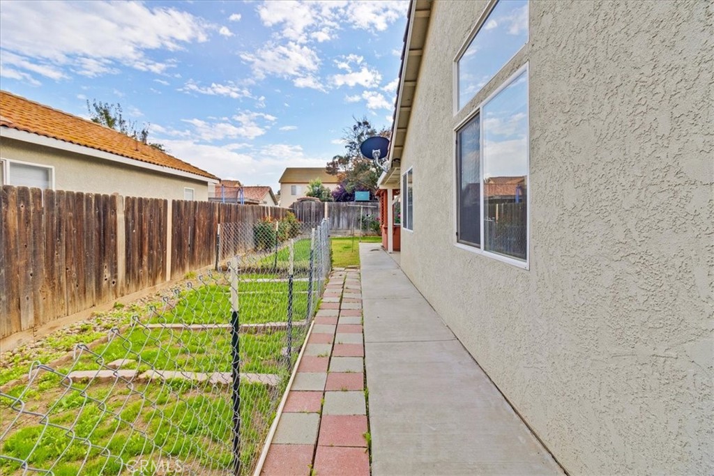 1986 Woodhaven Ct, Merced, CA 95340