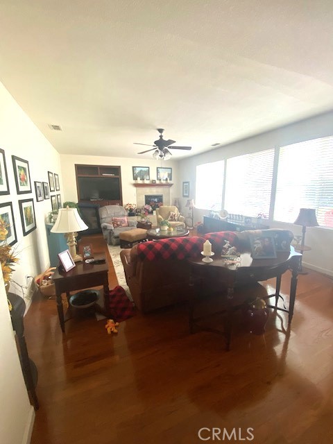 1220 E Springer Dr, Turlock, CA 95382