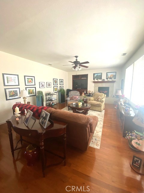 1220 E Springer Dr, Turlock, CA 95382