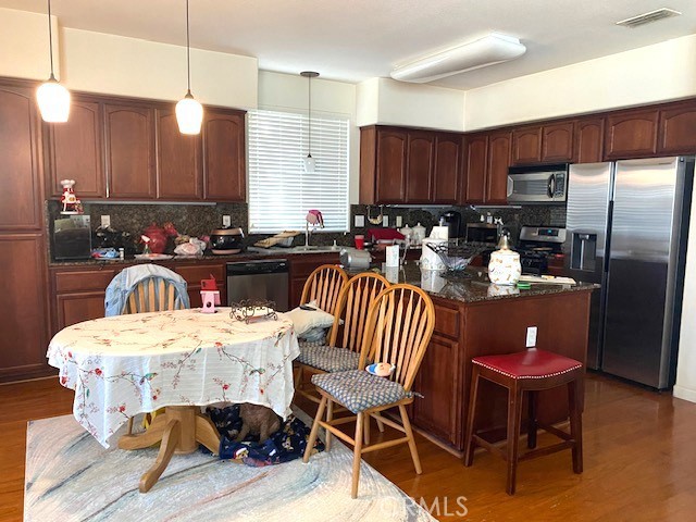 1220 E Springer Dr, Turlock, CA 95382