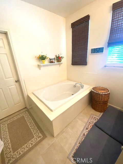 1220 E Springer Dr, Turlock, CA 95382