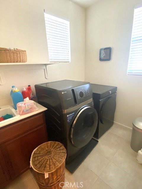 1220 E Springer Dr, Turlock, CA 95382