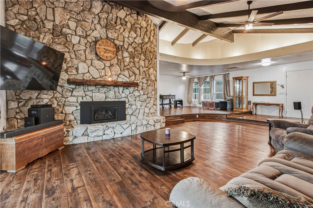 1908 Chelwood, Modesto, CA 95355