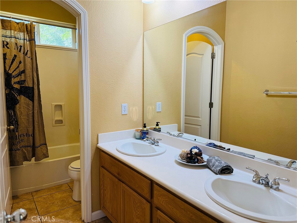 15185 Torrey Pines Cir, Chowchilla, CA 93610