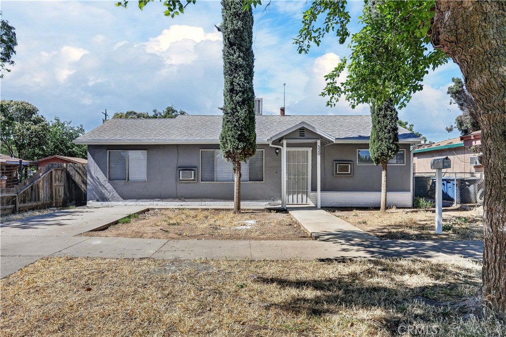 520 W 9th St, Merced, CA 95341