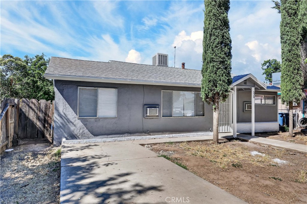 520 W 9th St, Merced, CA 95341