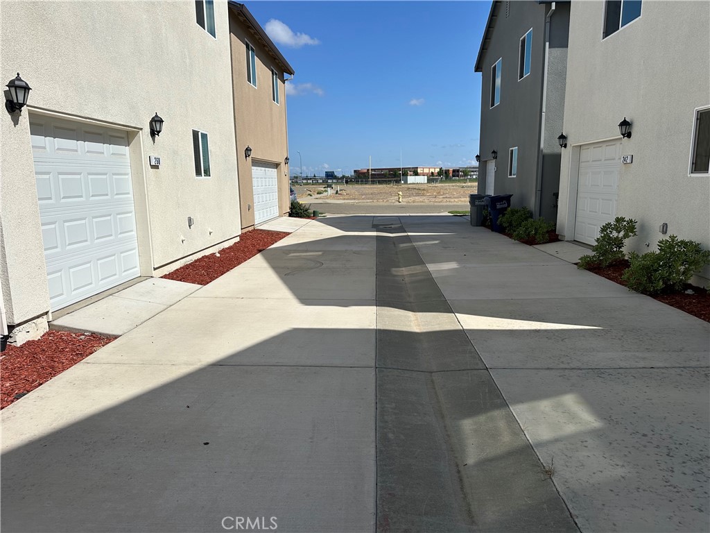 242 Montage Dr, Merced, CA 95348